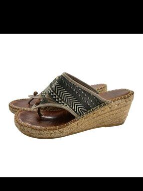 Andre Assous Sandles